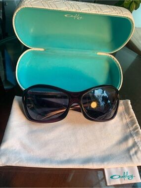 Oakley Women's Grapevine Sunglasses in Dark Purple Tortoise and Black Lenses